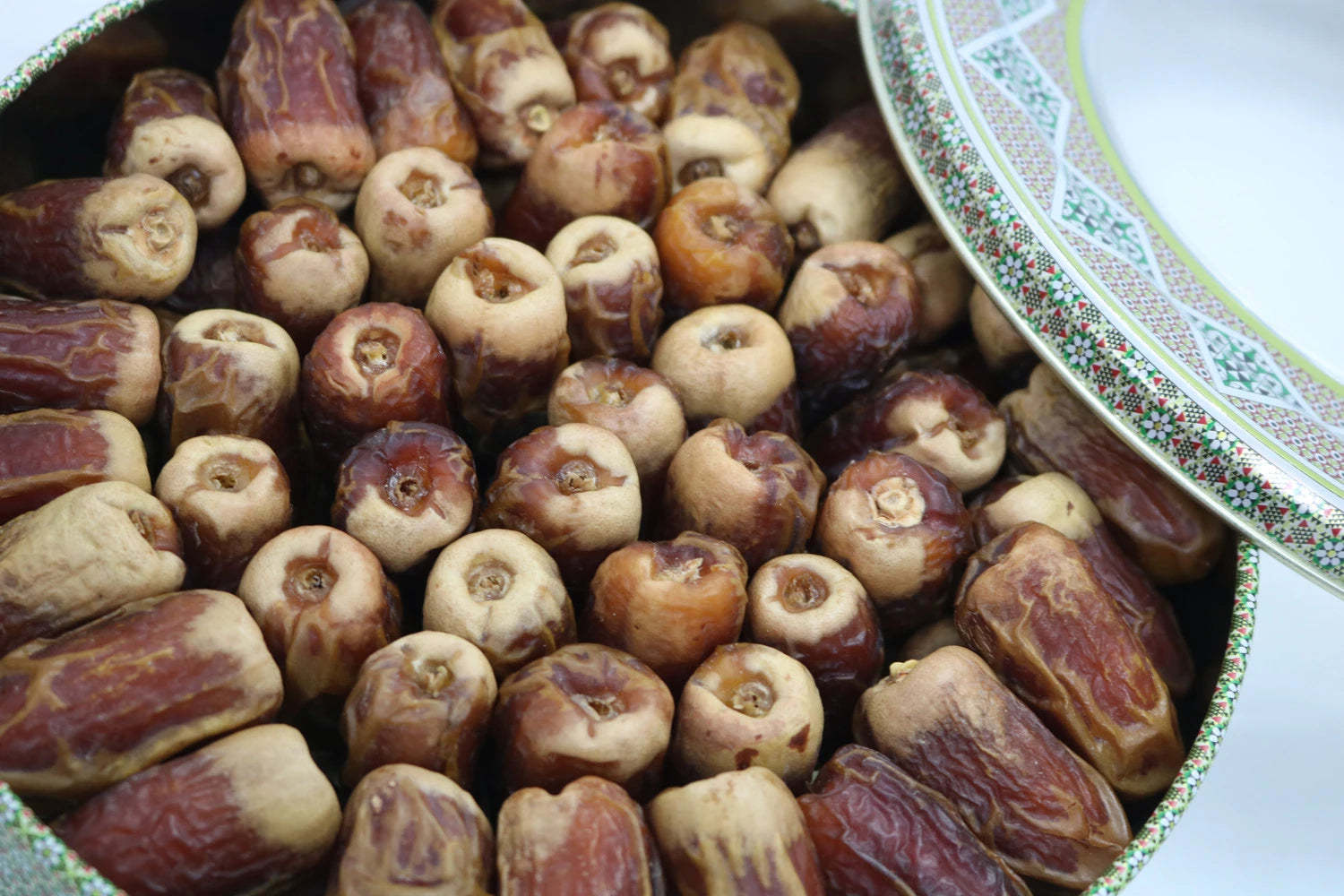 صندوق تمر ساجاي التقليدي – 1 كجم