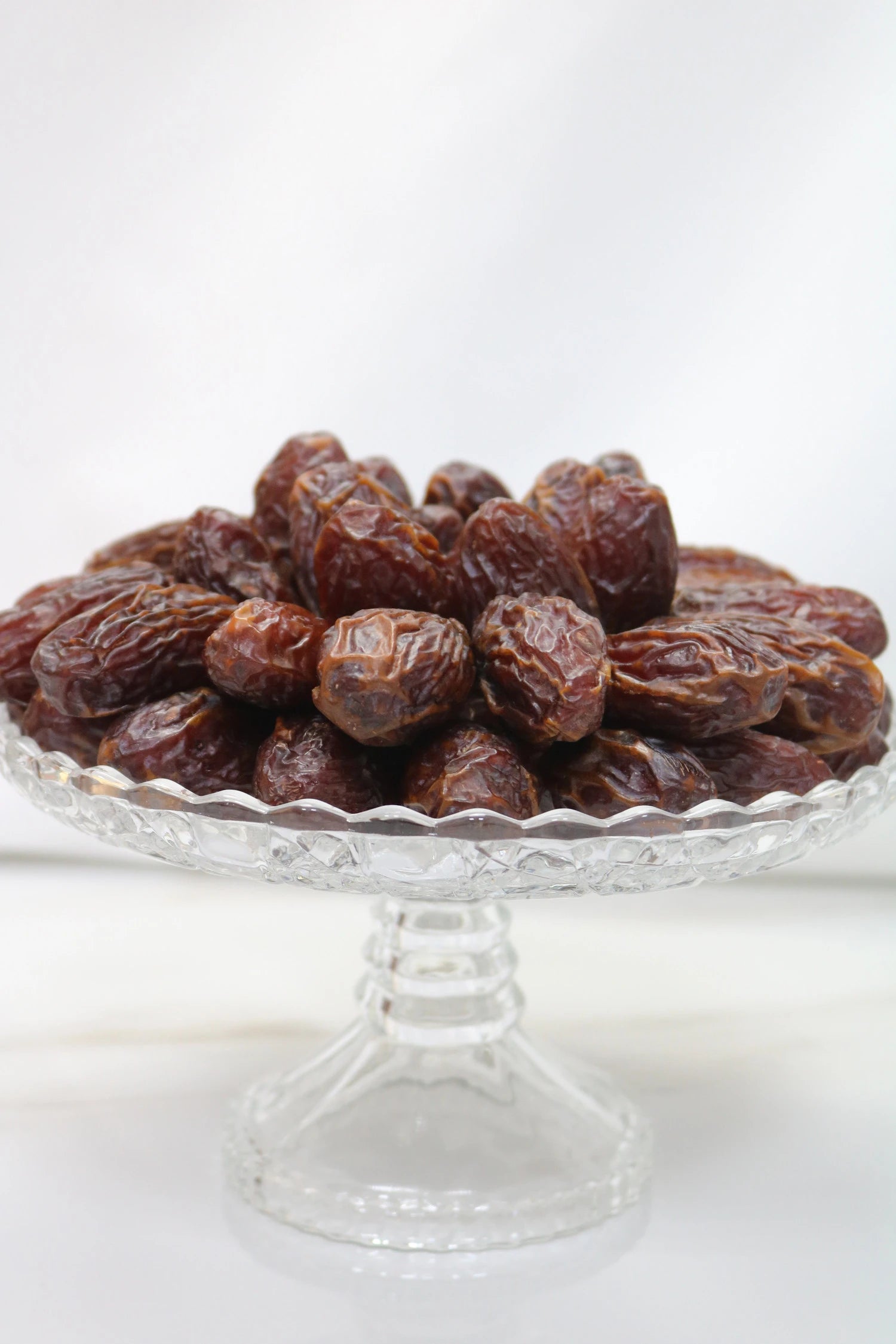 صينية كريستال صغيرة - تمر مجدول (1 كجم)