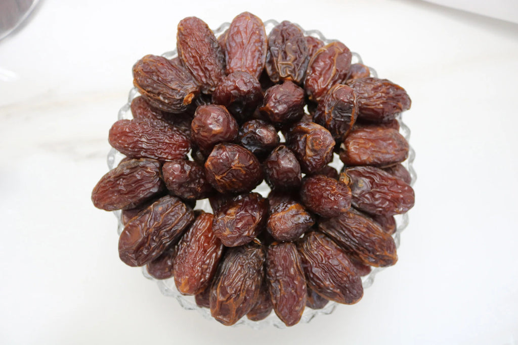صينية كريستال صغيرة - تمر مجدول (1 كجم)