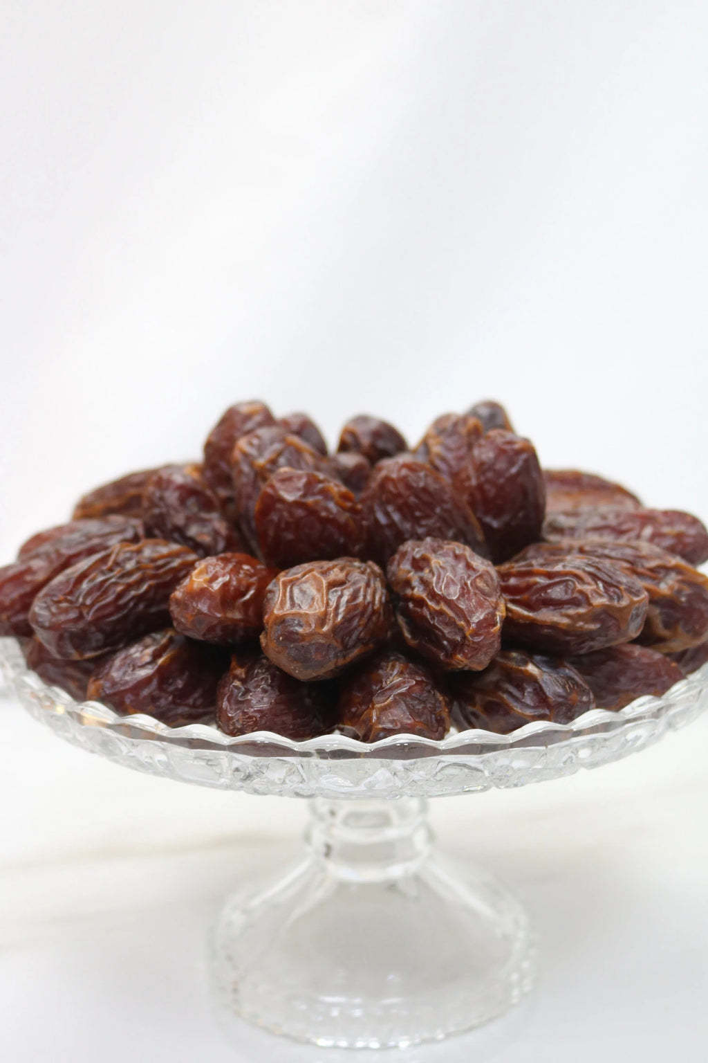 صينية كريستال صغيرة - تمر مجدول (1 كجم)