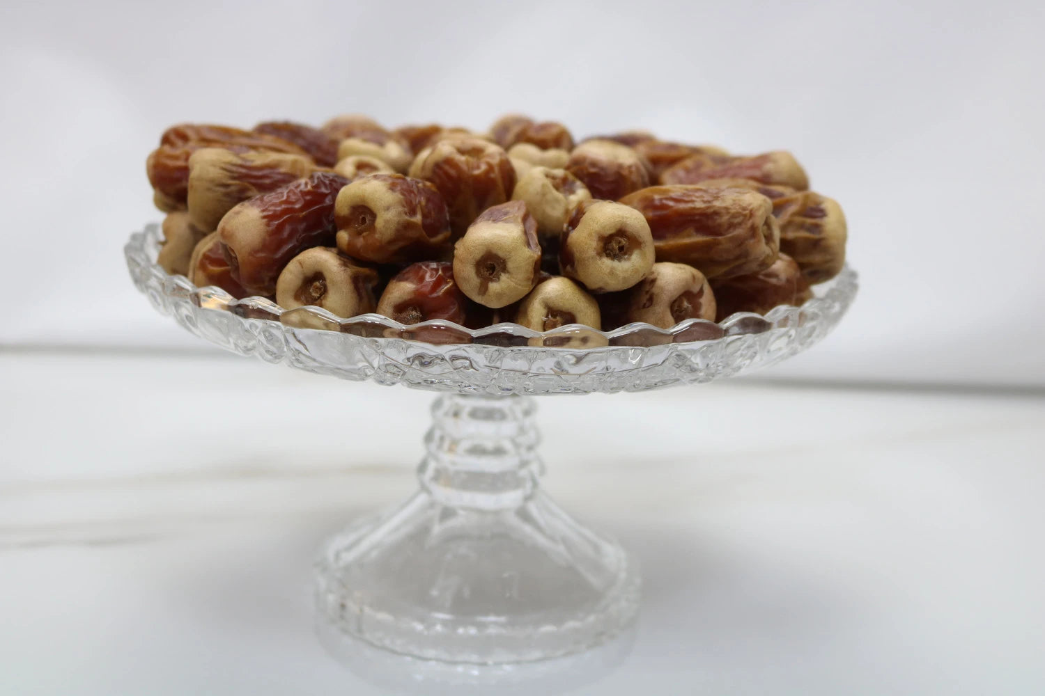 صينية كريستال صغيرة - تمر صقعي (1 كجم)