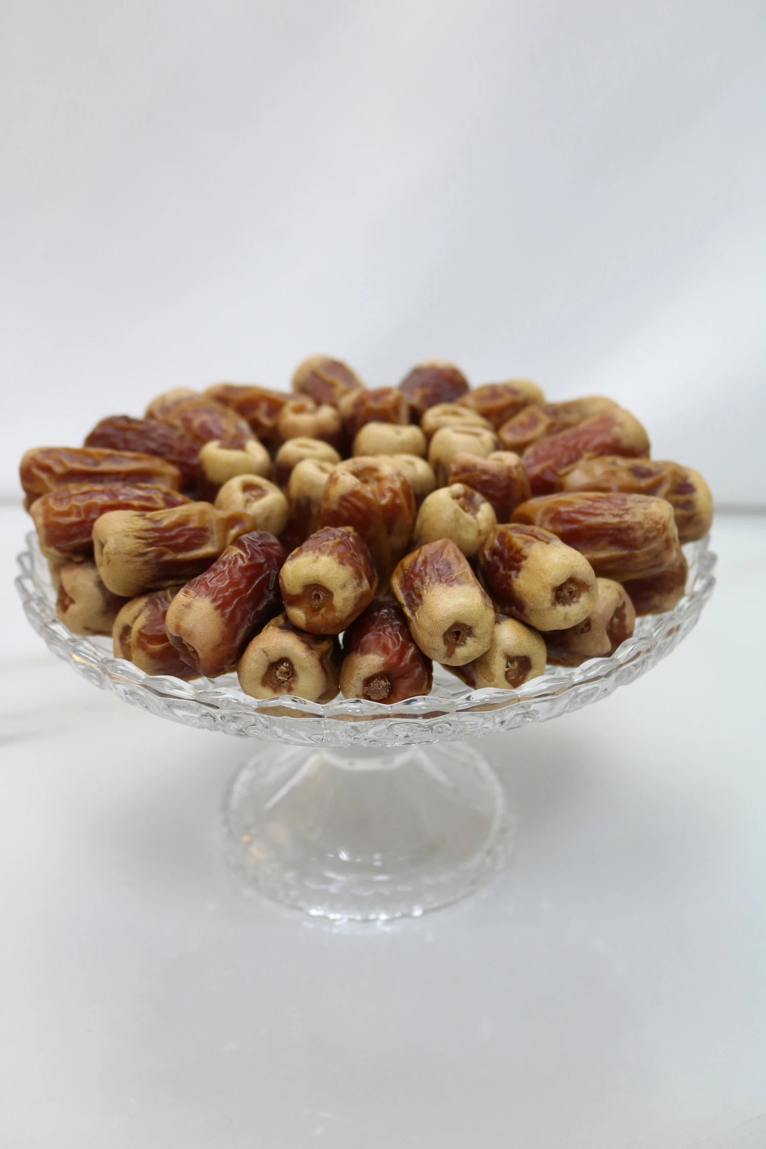 صينية كريستال صغيرة - تمر صقعي (1 كجم)