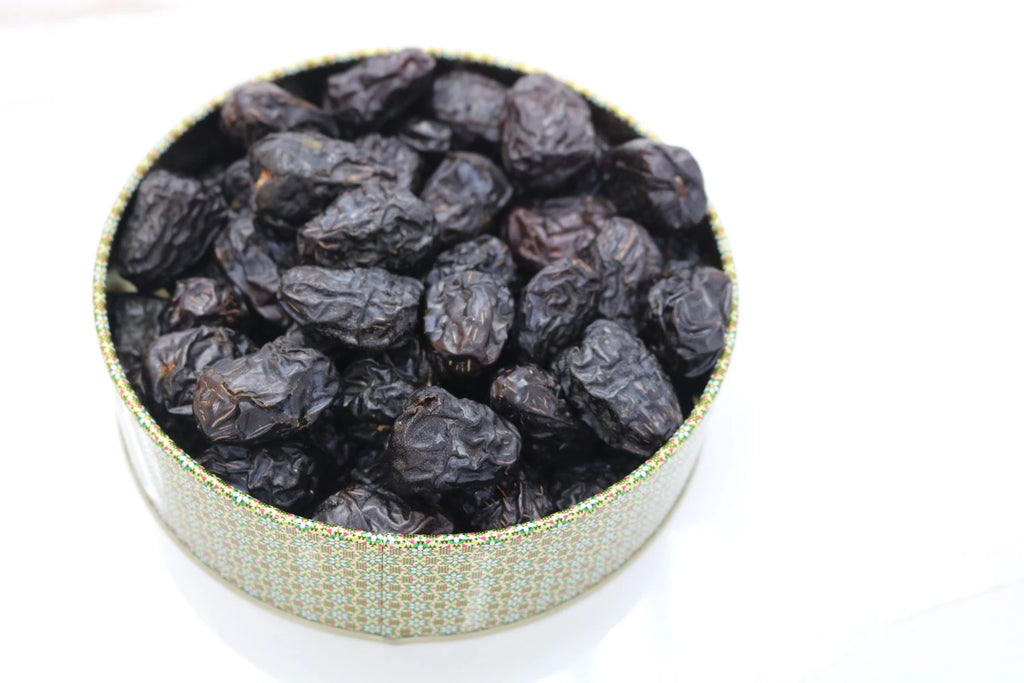 Traditional Madinah Ajwa Date Box – 500 g